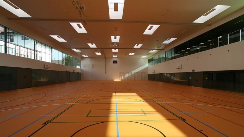 04 wettbewerb dreifachturnhalle au sg 2